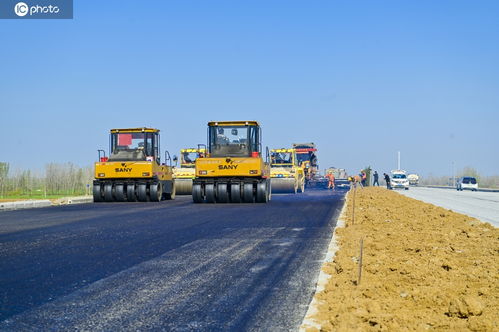 河南南阳 高速公路施工忙